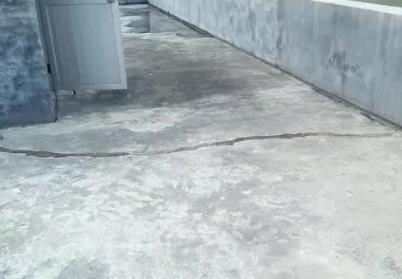 白塔楼顶漏水维修公司分享下如何解决卫生间隐蔽部位漏水的问题?