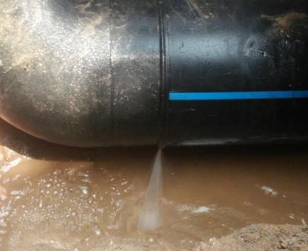 白塔楼顶渗水维修公司为大家分享下白塔卫生间漏水维修修补技术!